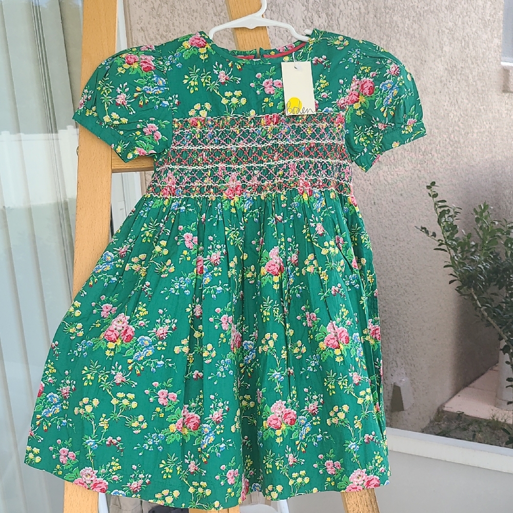 Mini Boden New with Tags Fancy/Casual Kids Green Floral Dress Size 5-6Y.